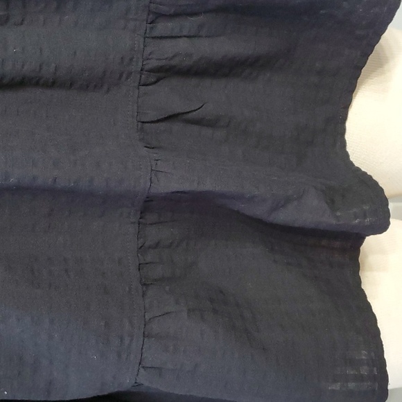 Old navy navy blue tiered ruffle top, long sleeves. So cute..size medium - Picture 3 of 7